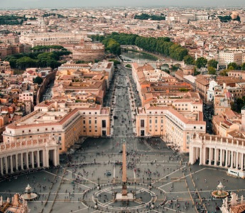 Het Sint-Pietersplein in Rome van bovenaf